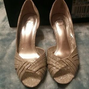 Women's sparkly champagne dress shoes